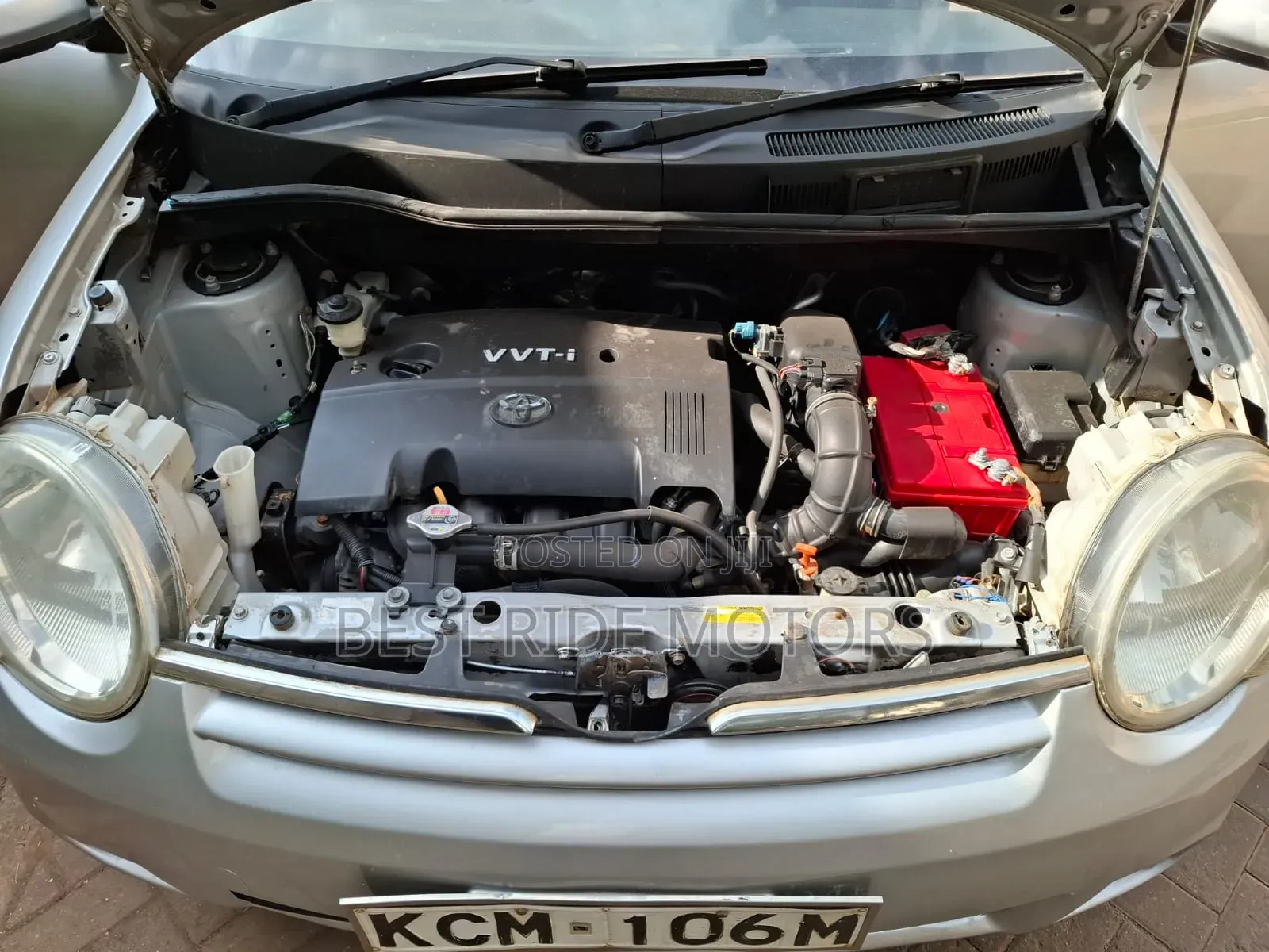 Toyota Sienta 2010 Silver