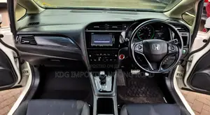 Honda Shuttle 2019 Pearl