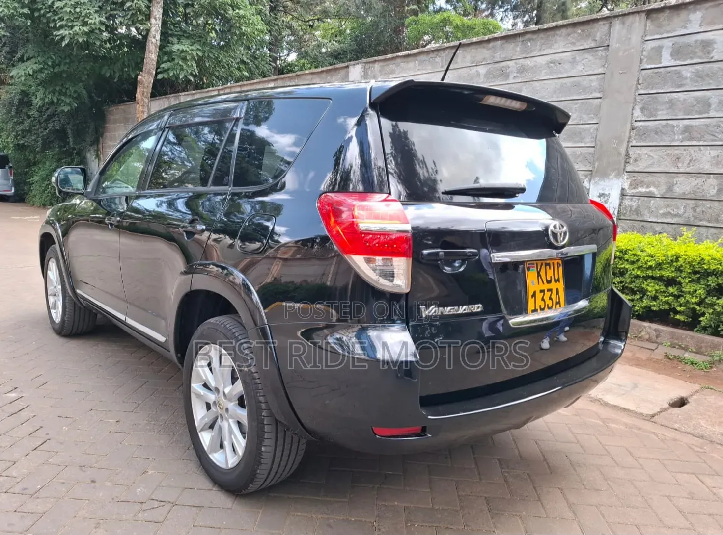 Toyota Vanguard 2012 Black