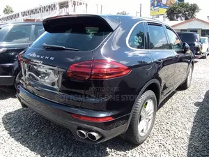 Porsche Cayenne 2016 Black
