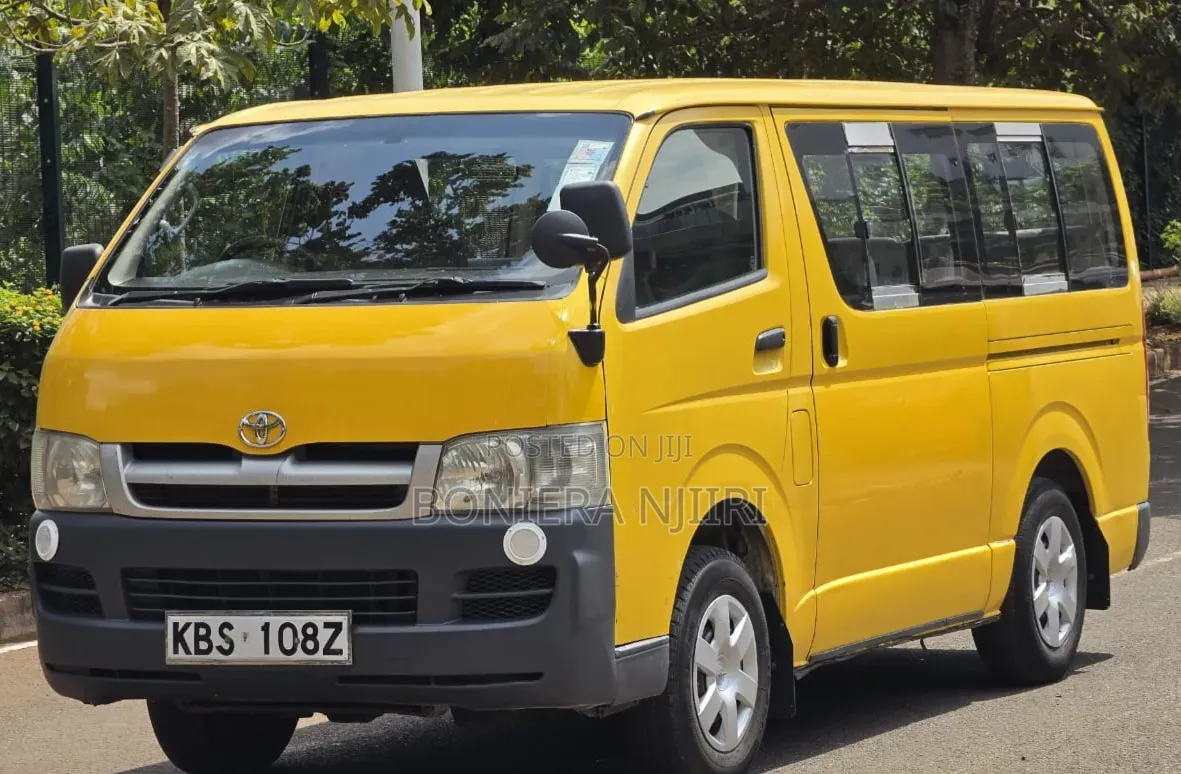 Toyota HiAce 2005 Yellow