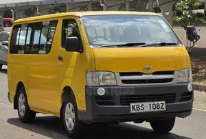 Toyota HiAce 2005 Yellow