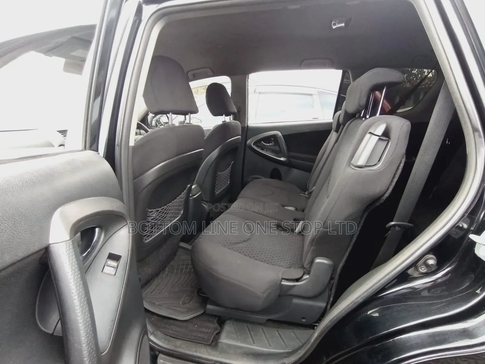 Toyota Vanguard 2012 Black