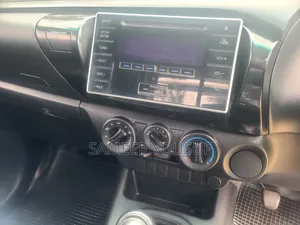 Toyota Hilux 2019 Black
