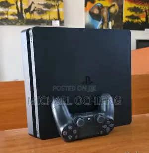 Sony Playstation 4 Slim –(With 2 Controllers Fc26)