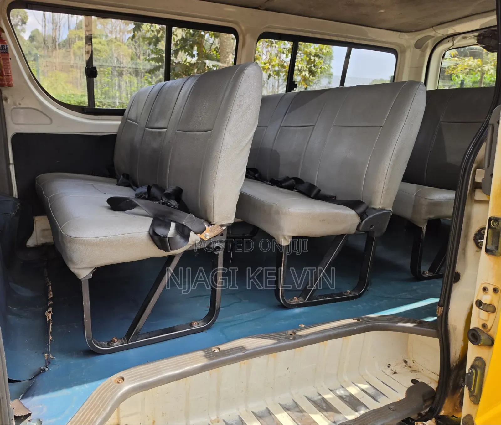 Toyota HiAce 2005 Yellow