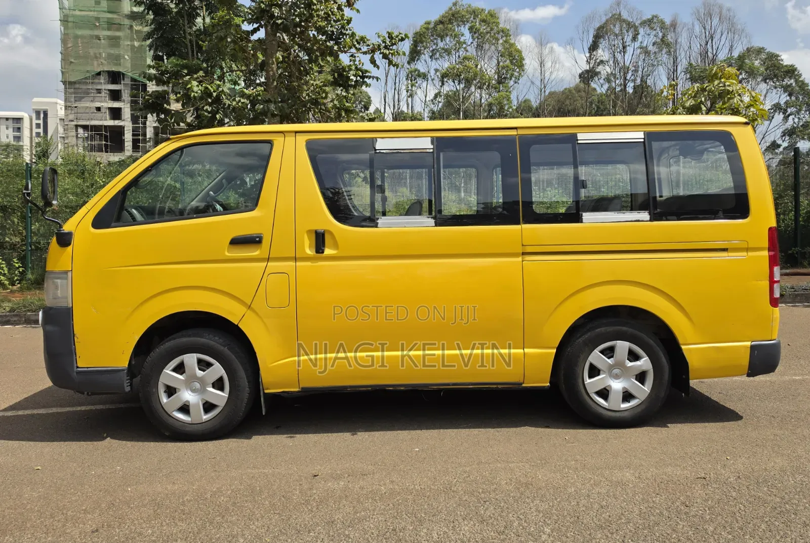 Toyota HiAce 2005 Yellow