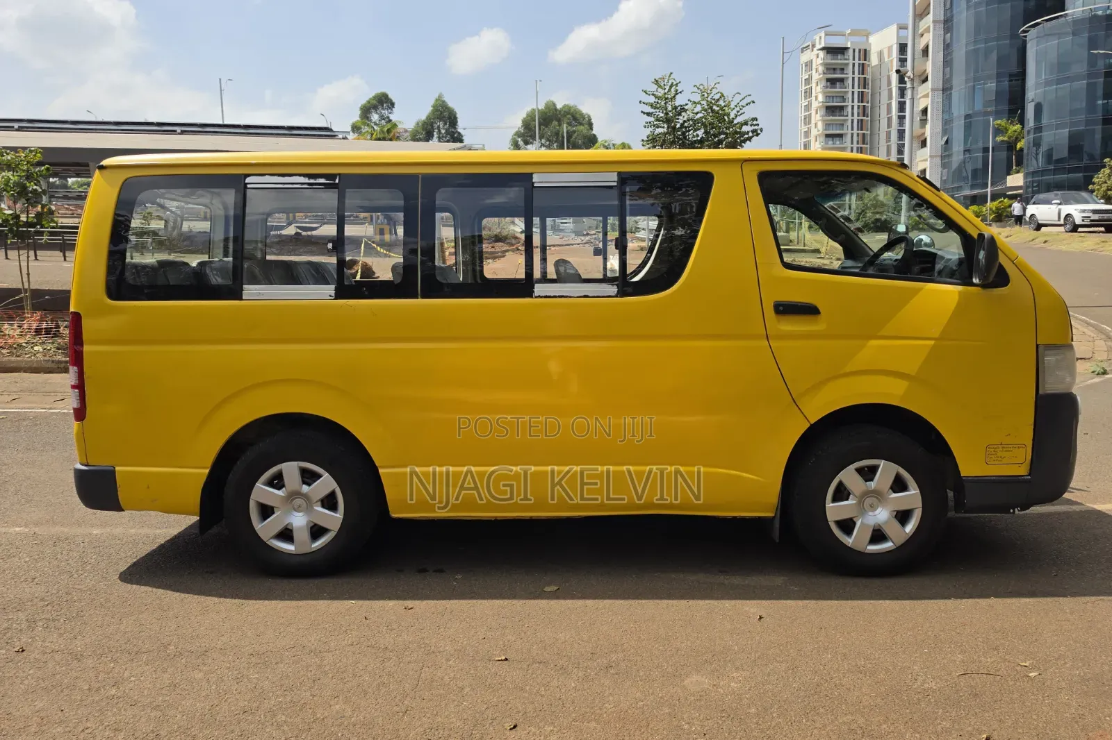Toyota HiAce 2005 Yellow