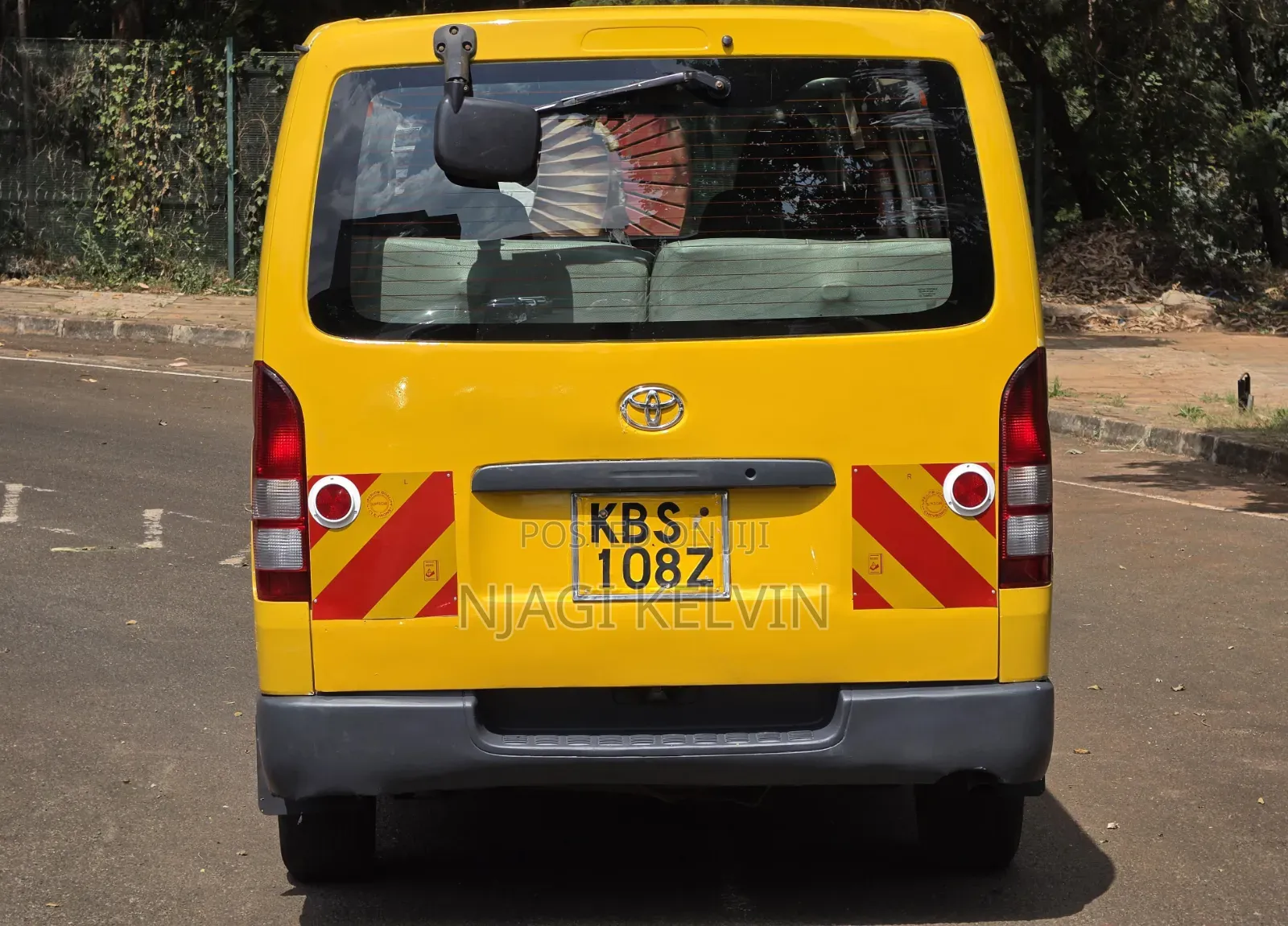 Toyota HiAce 2005 Yellow