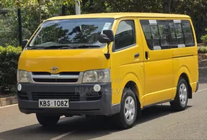 Toyota HiAce 2005 Yellow