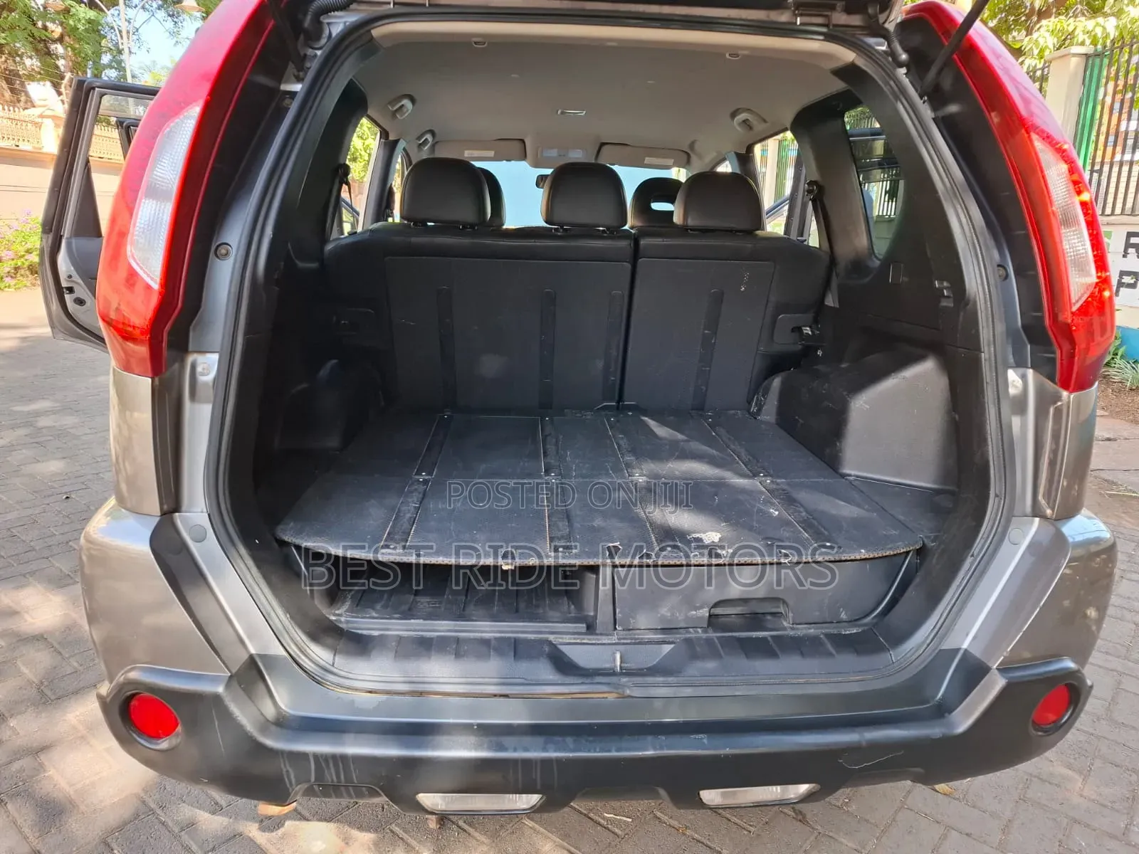Nissan X-Trail 2012 Gray