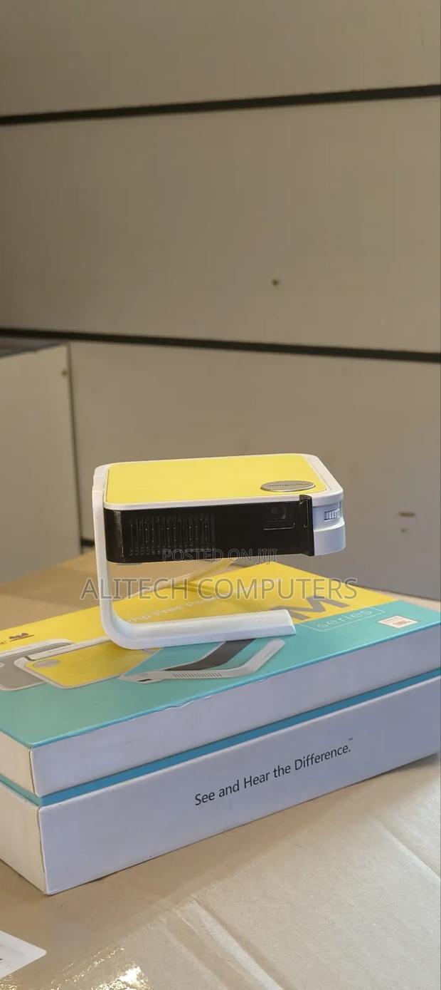 View Sonic Portable Projector - thumbnail 2