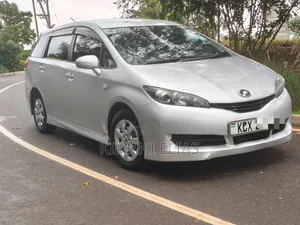 Toyota Wish 2013 Silver