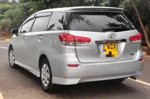Toyota Wish 2013 Silver