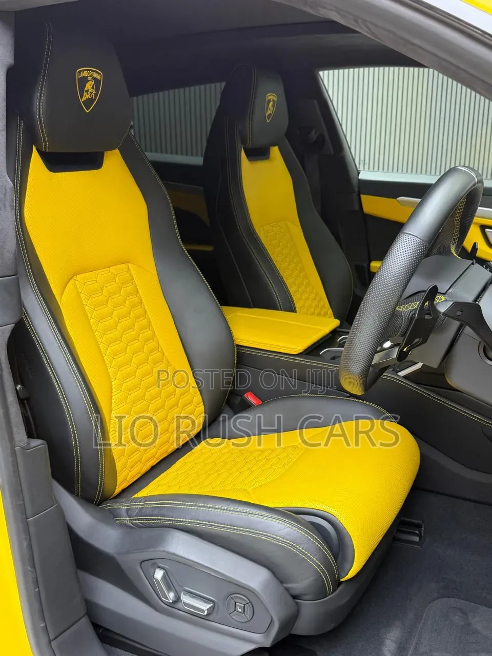 Lamborghini Aventador 2023 Yellow