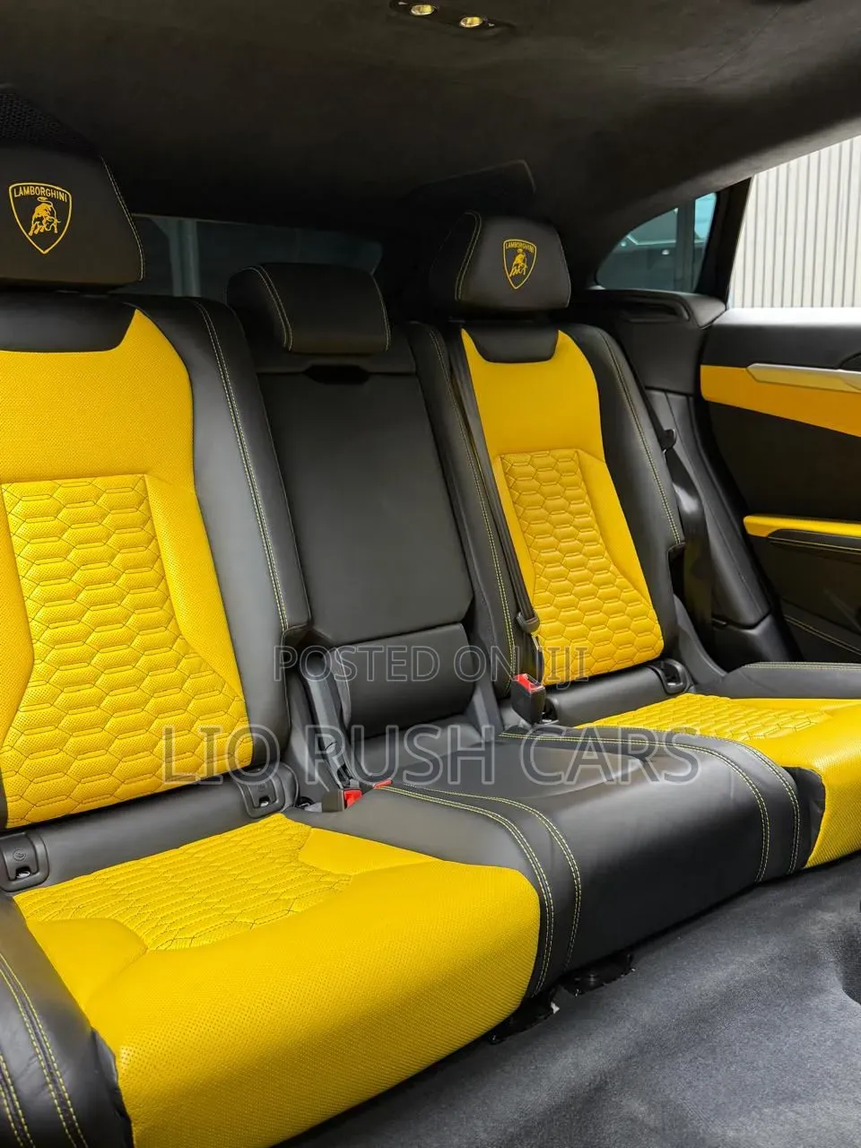 Lamborghini Aventador 2023 Yellow