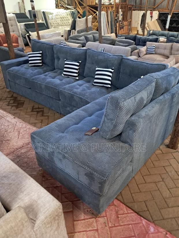 Spacious 6‐Seater Dark Grey L‐Shaped Sofa – Modern Comfort - thumbnail 2