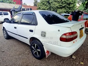 Toyota Corolla 1998 White