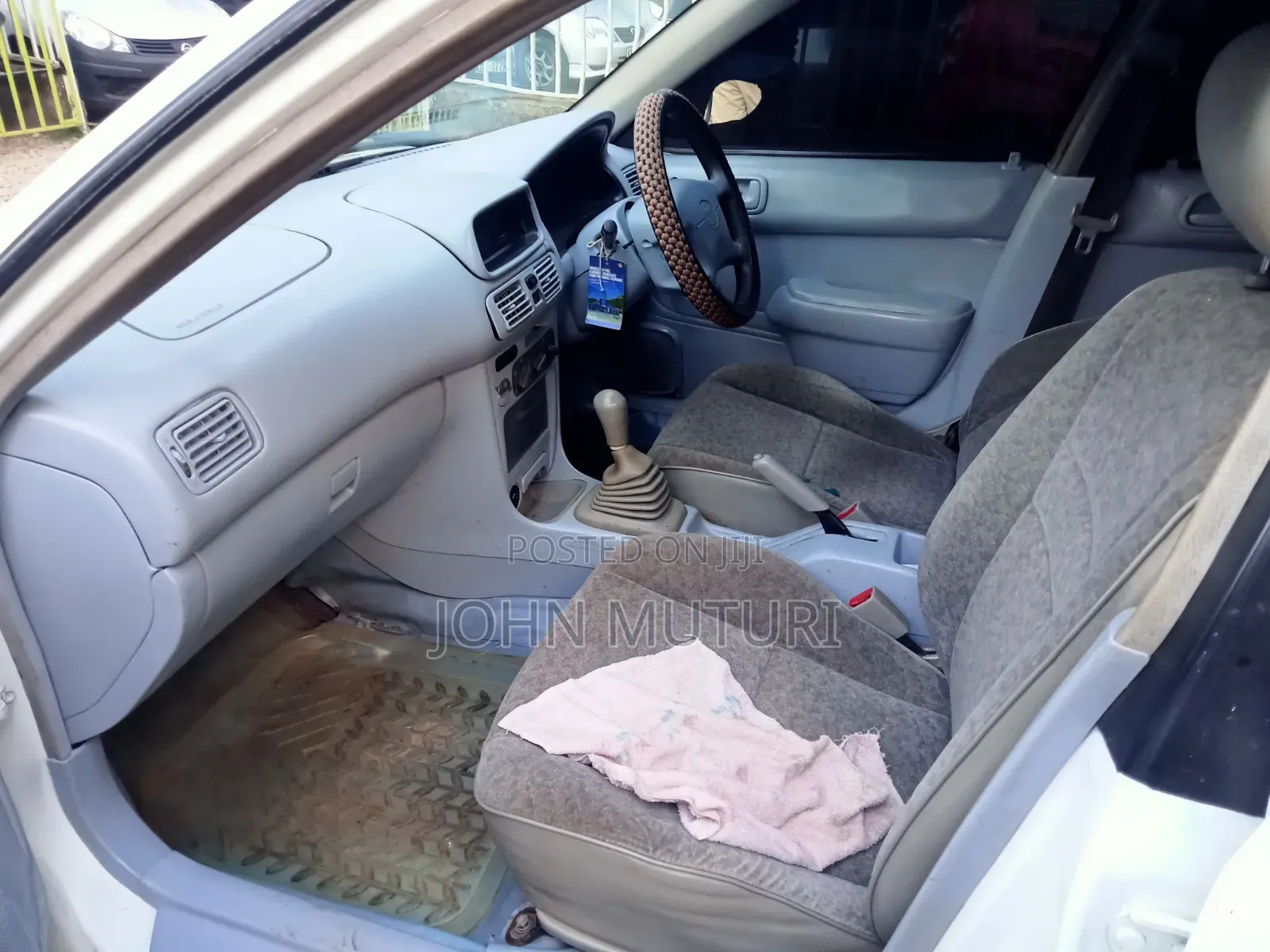 Toyota Corolla 1998 White