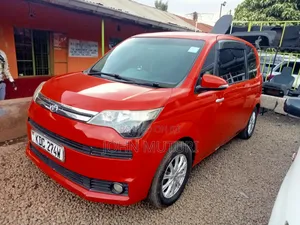 Toyota Spade 2014 Red