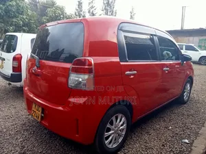 Toyota Spade 2014 Red
