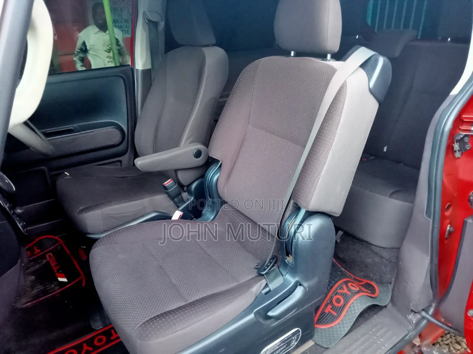Toyota Spade 2014 Red
