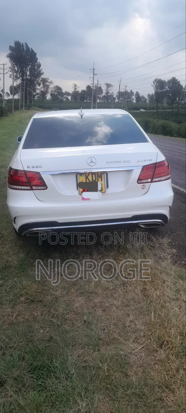 Mercedes-Benz 220E 2016 White