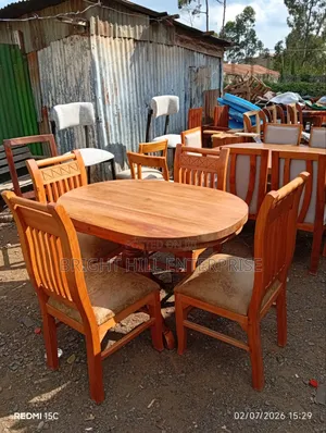 Clean 4 Seater Dining Tables