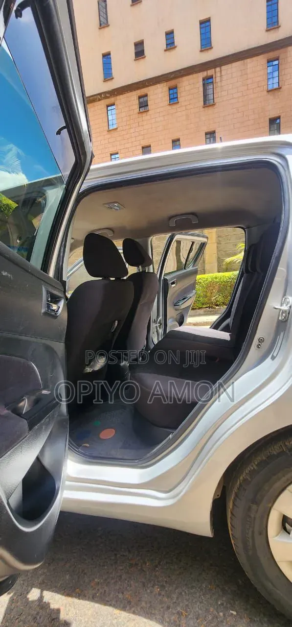 Suzuki Swift 2014 Silver
