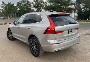 Volvo XC60 2019 Silver