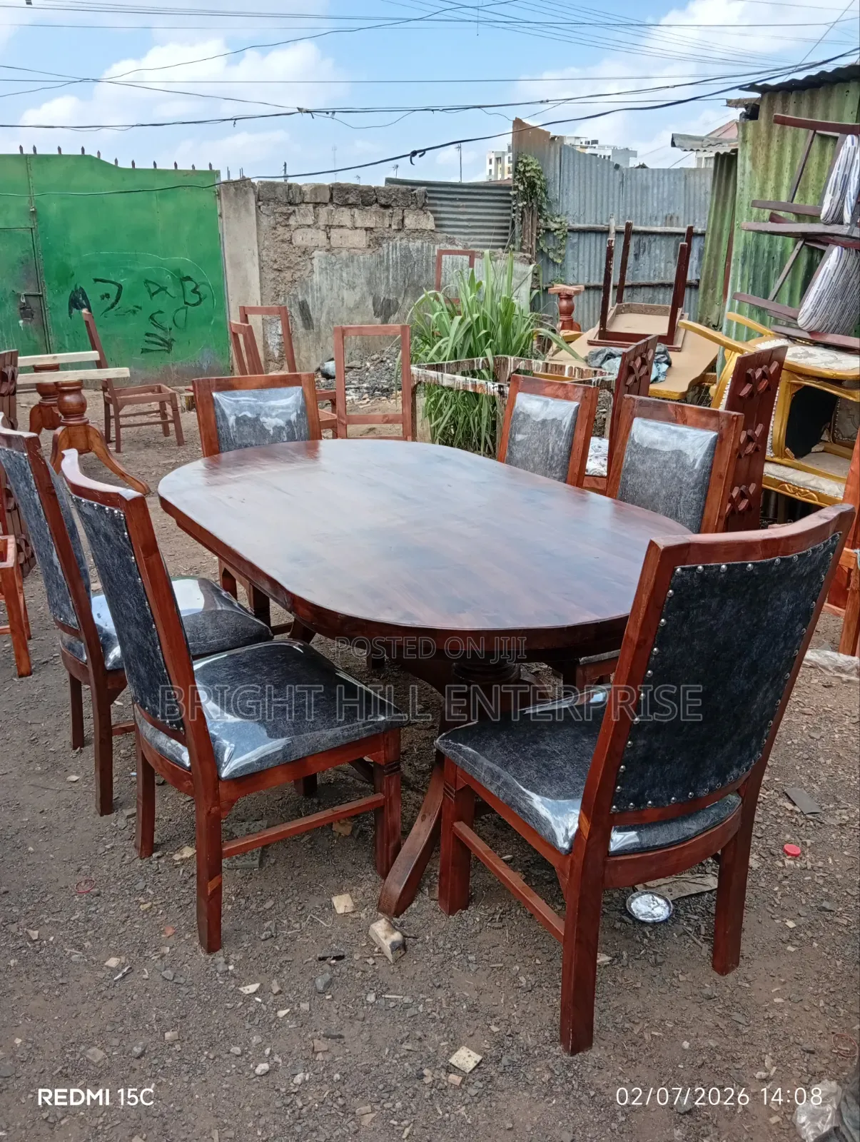 Sweet Oval Dining Tables