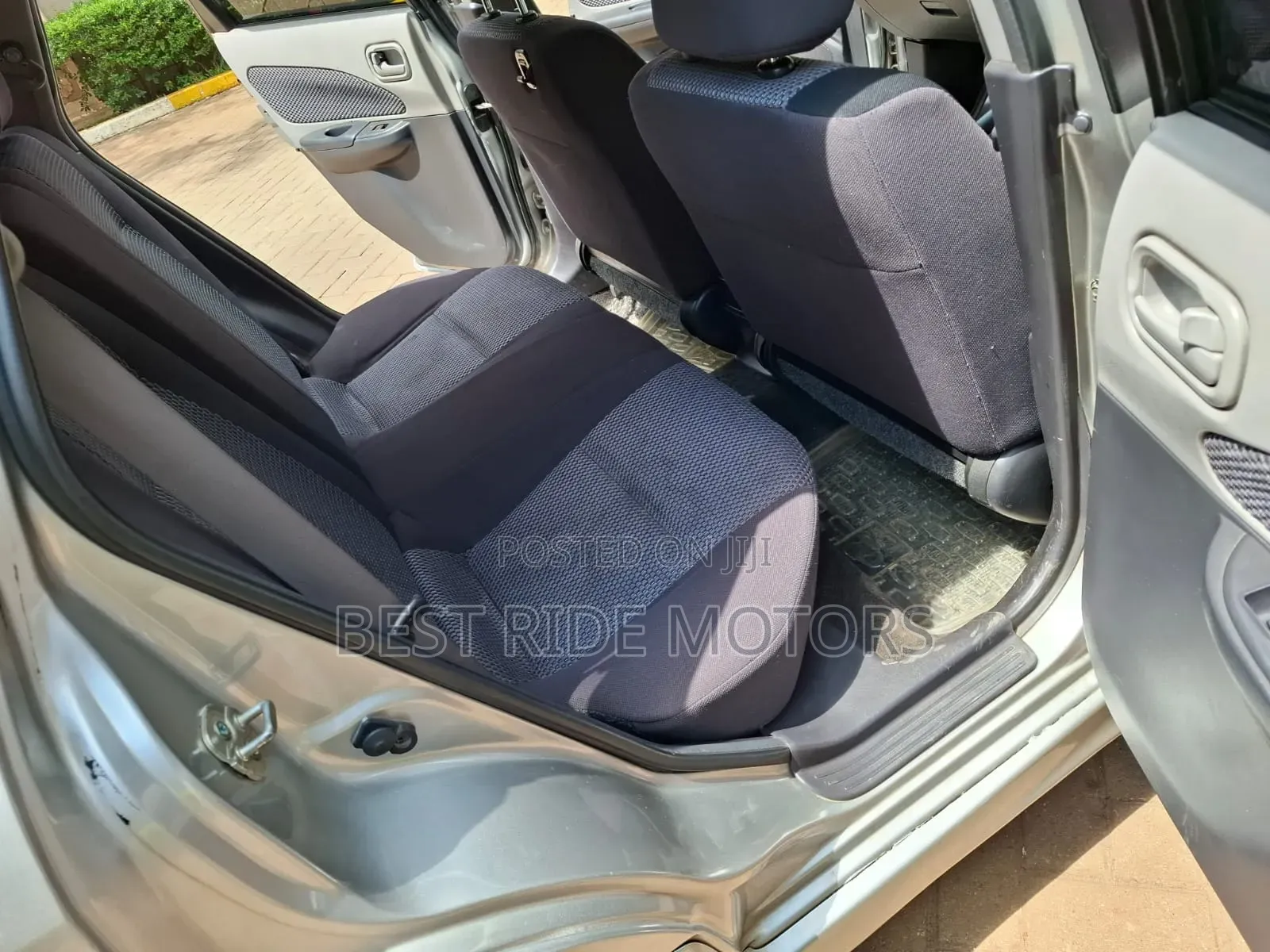 Nissan Wingroad 2006 Silver