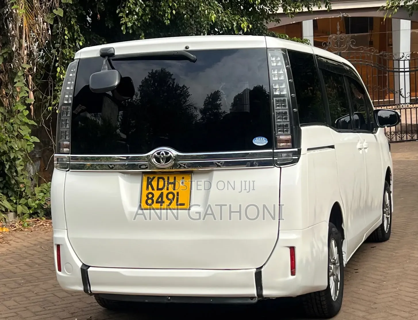 Toyota Voxy 2016 White