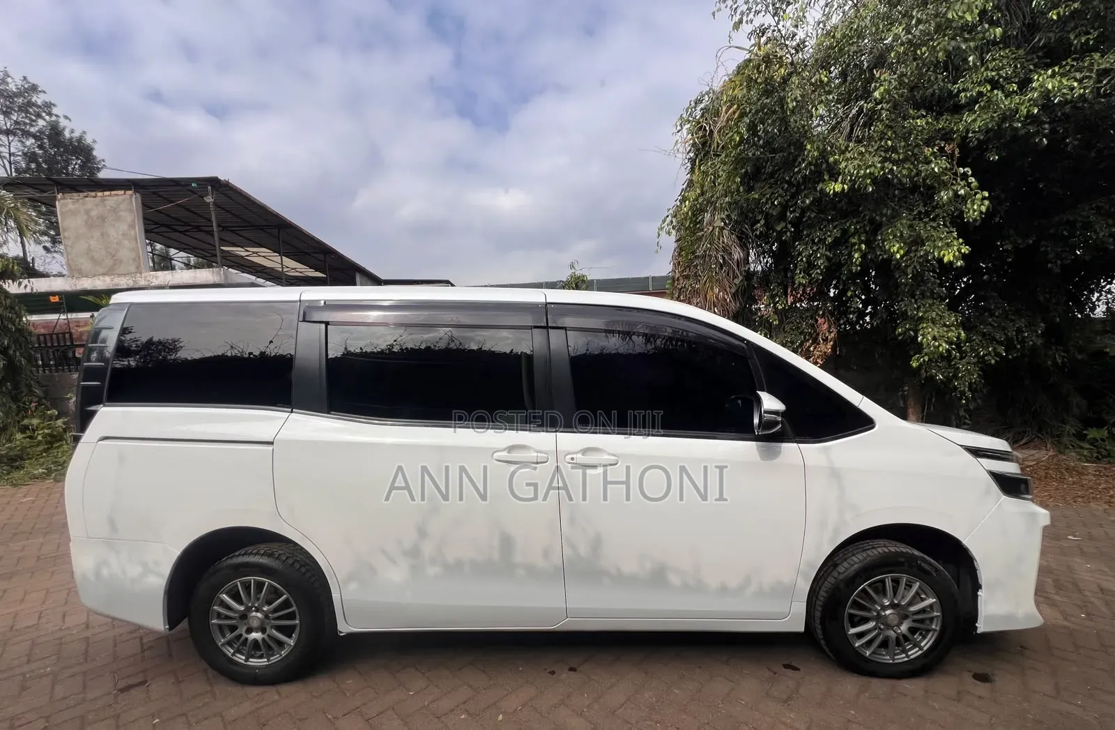 Toyota Voxy 2016 White