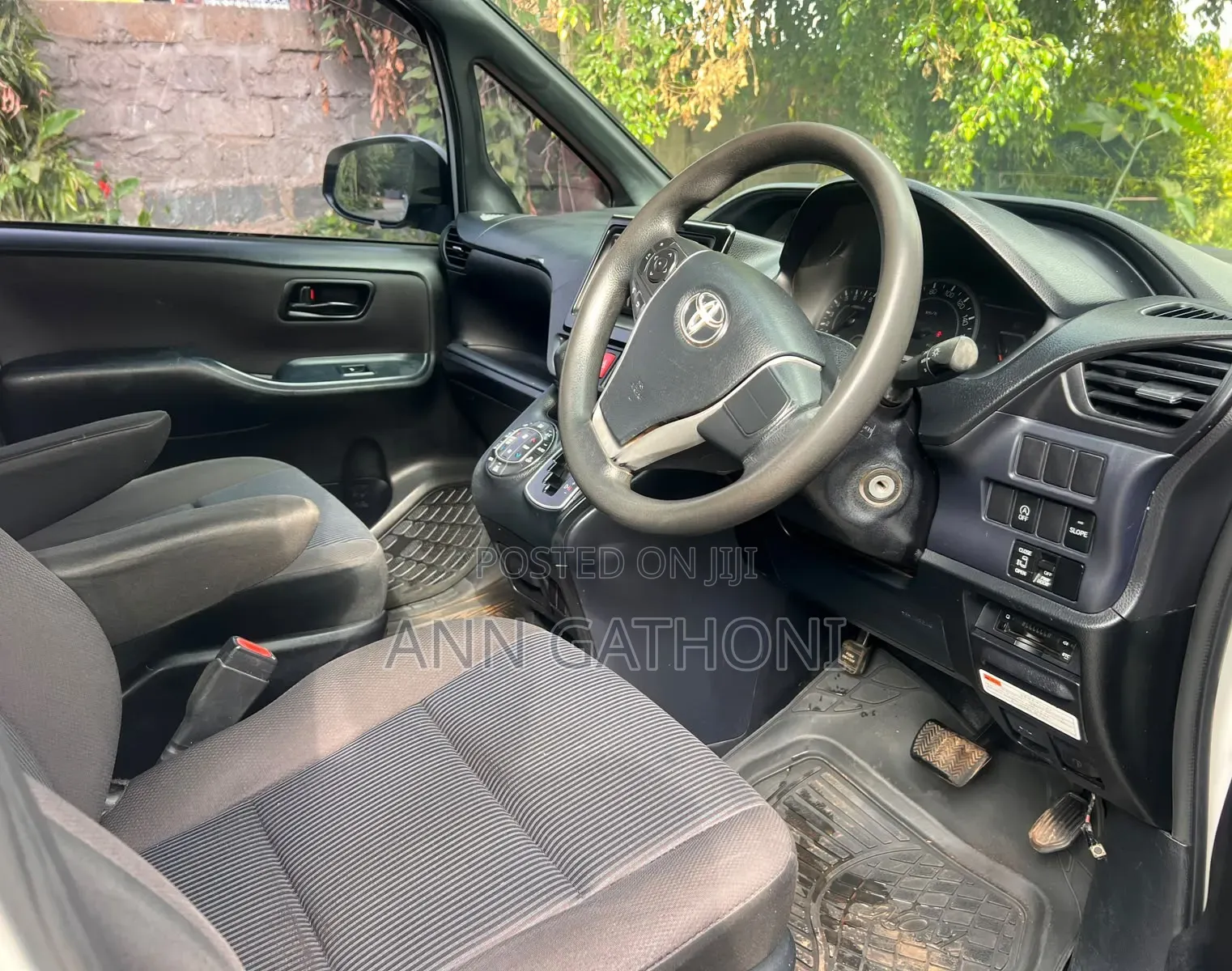 Toyota Voxy 2016 White