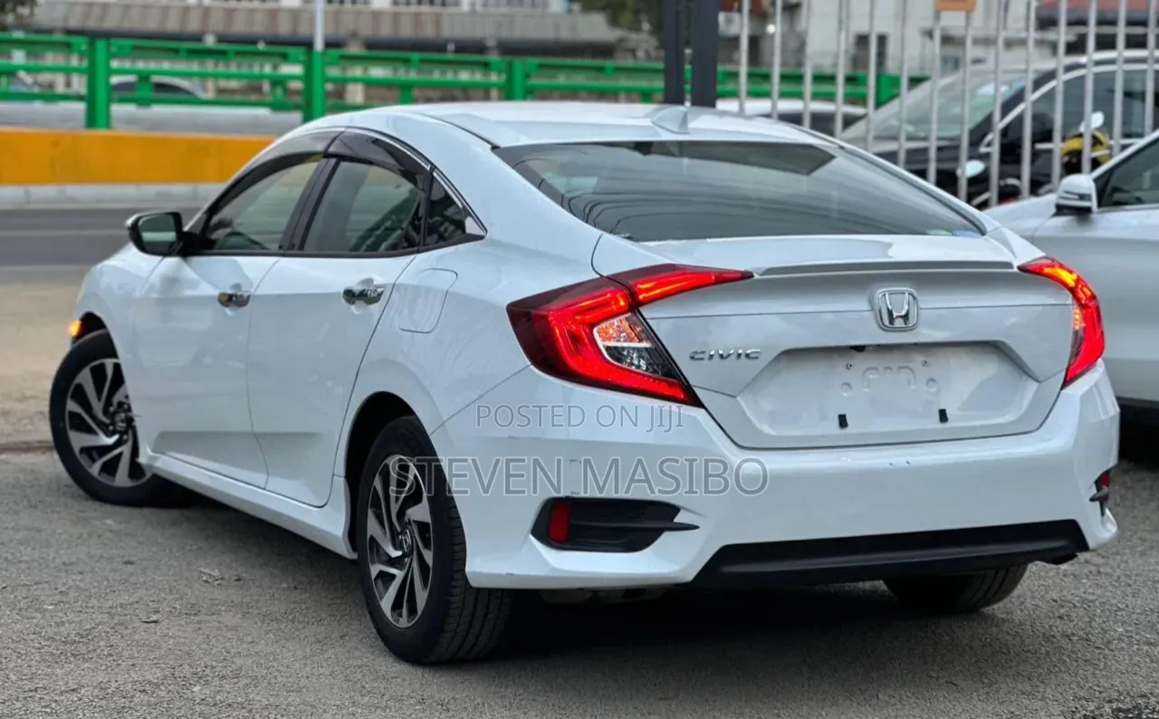 Honda Civic 2019 White