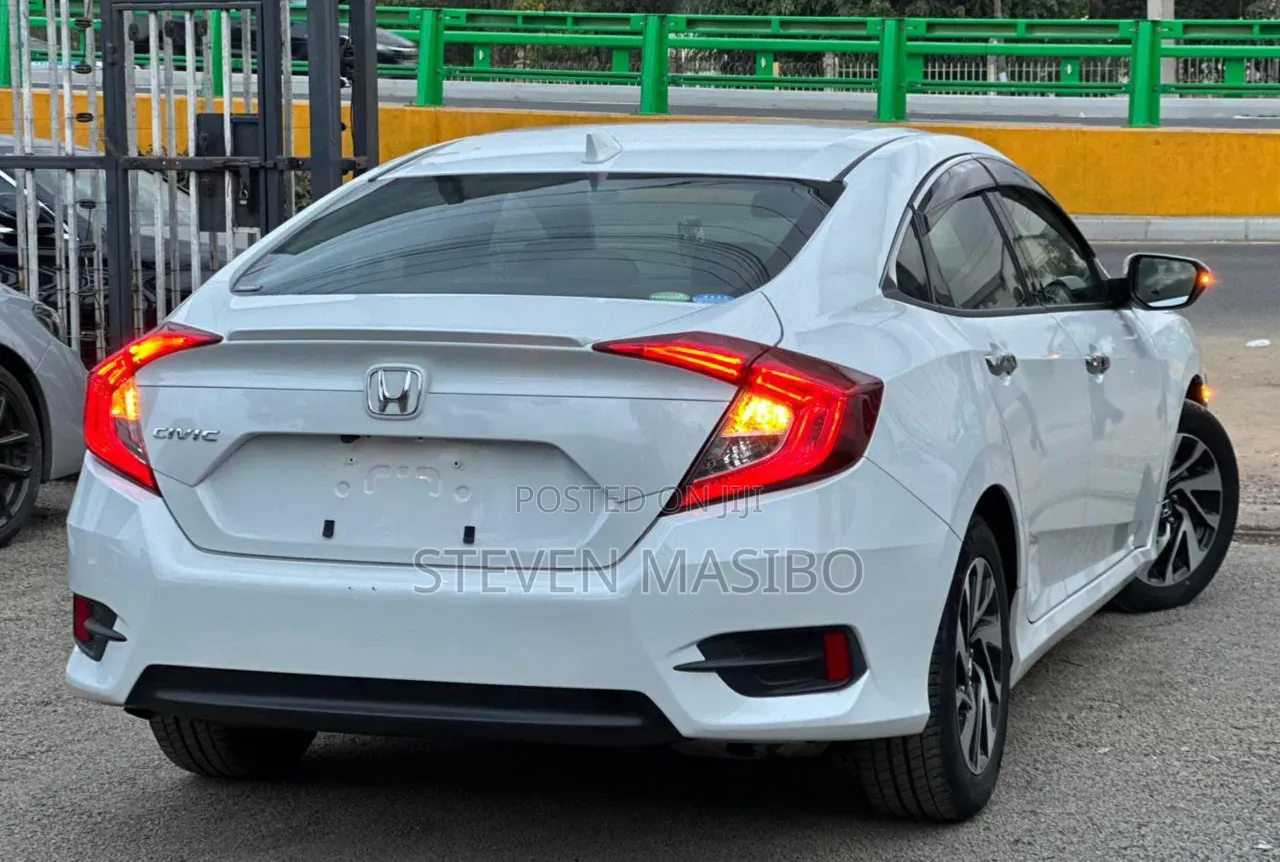 Honda Civic 2019 White
