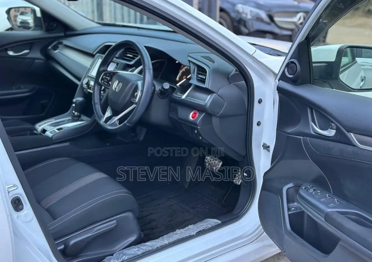 Honda Civic 2019 White