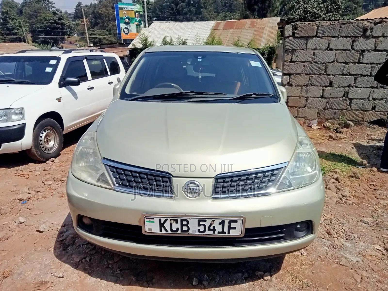 Nissan Tiida 2008 Gold