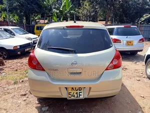 Nissan Tiida 2008 Gold
