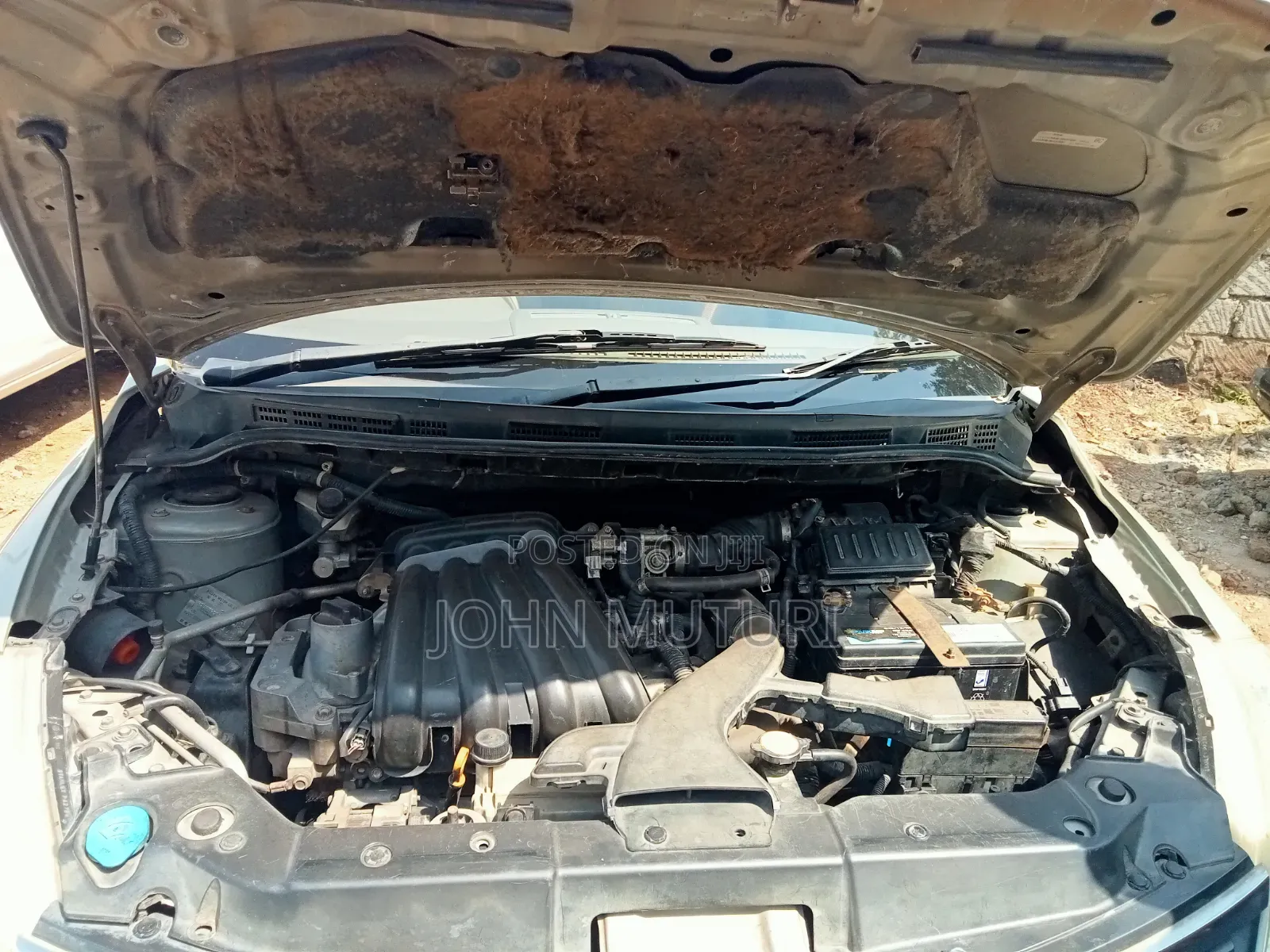 Nissan Tiida 2008 Gold