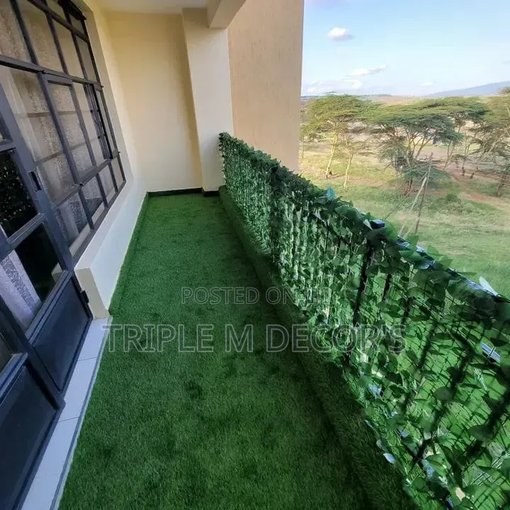 Green Faux Ivy Fence