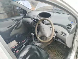 Toyota Vitz 2003 Silver