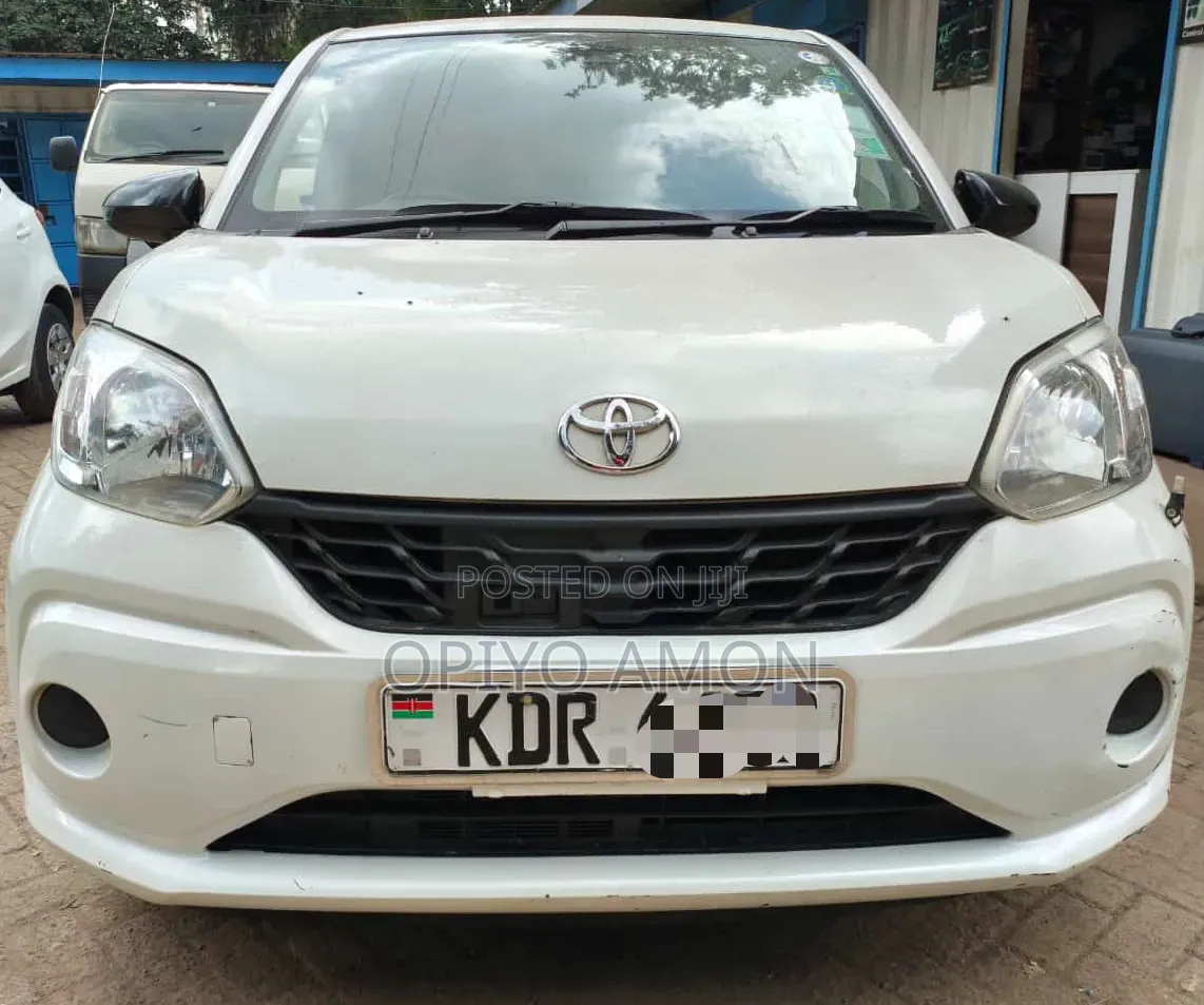 Toyota Passo 2017 White