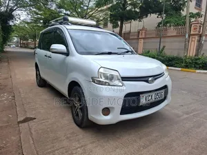Toyota Sienta 2012 White
