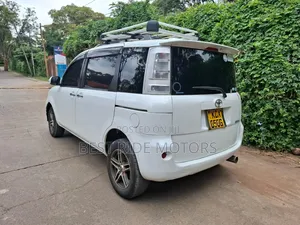 Toyota Sienta 2012 White