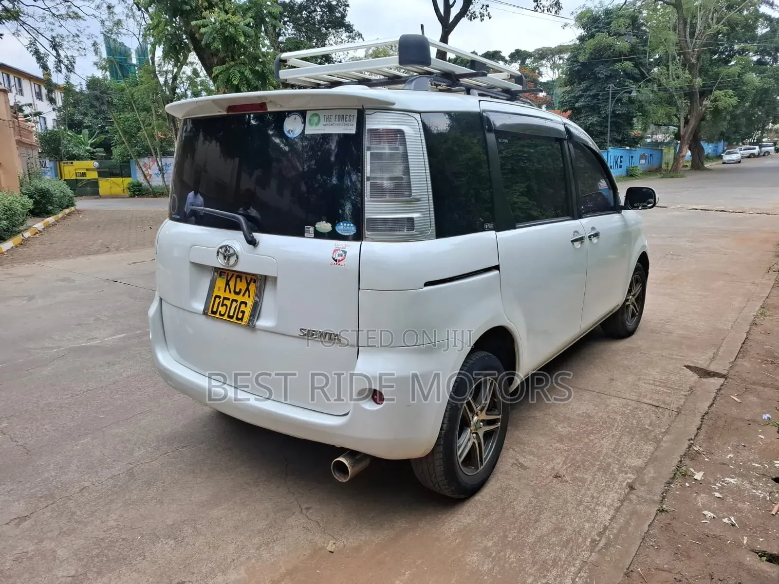 Toyota Sienta 2012 White