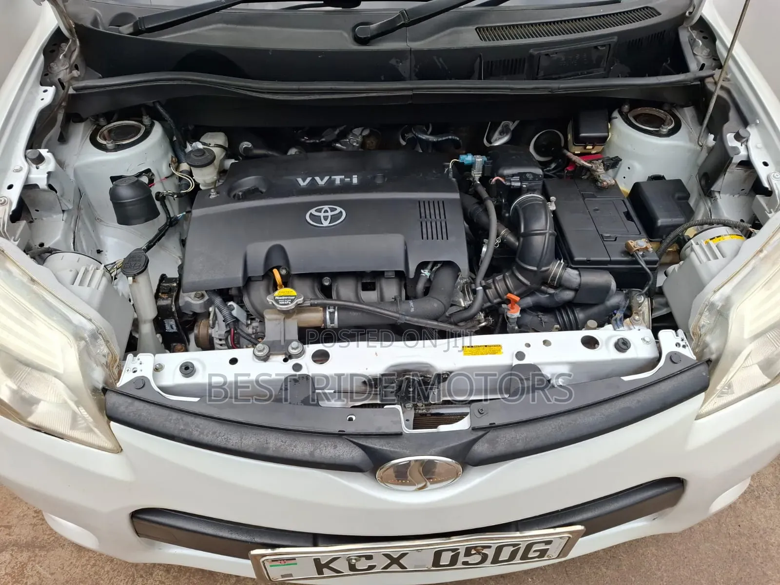 Toyota Sienta 2012 White