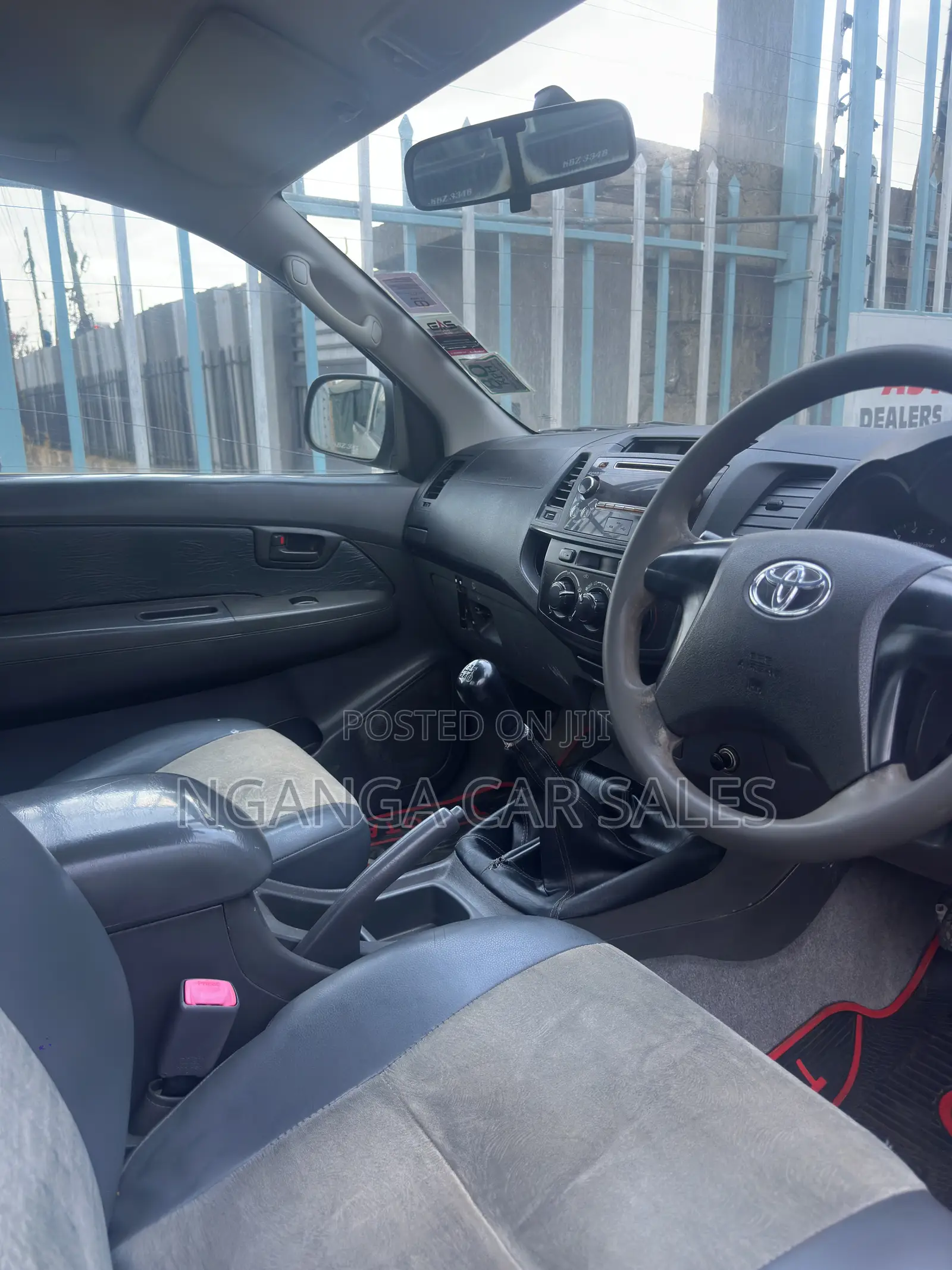 Toyota Hilux 2013 Gold