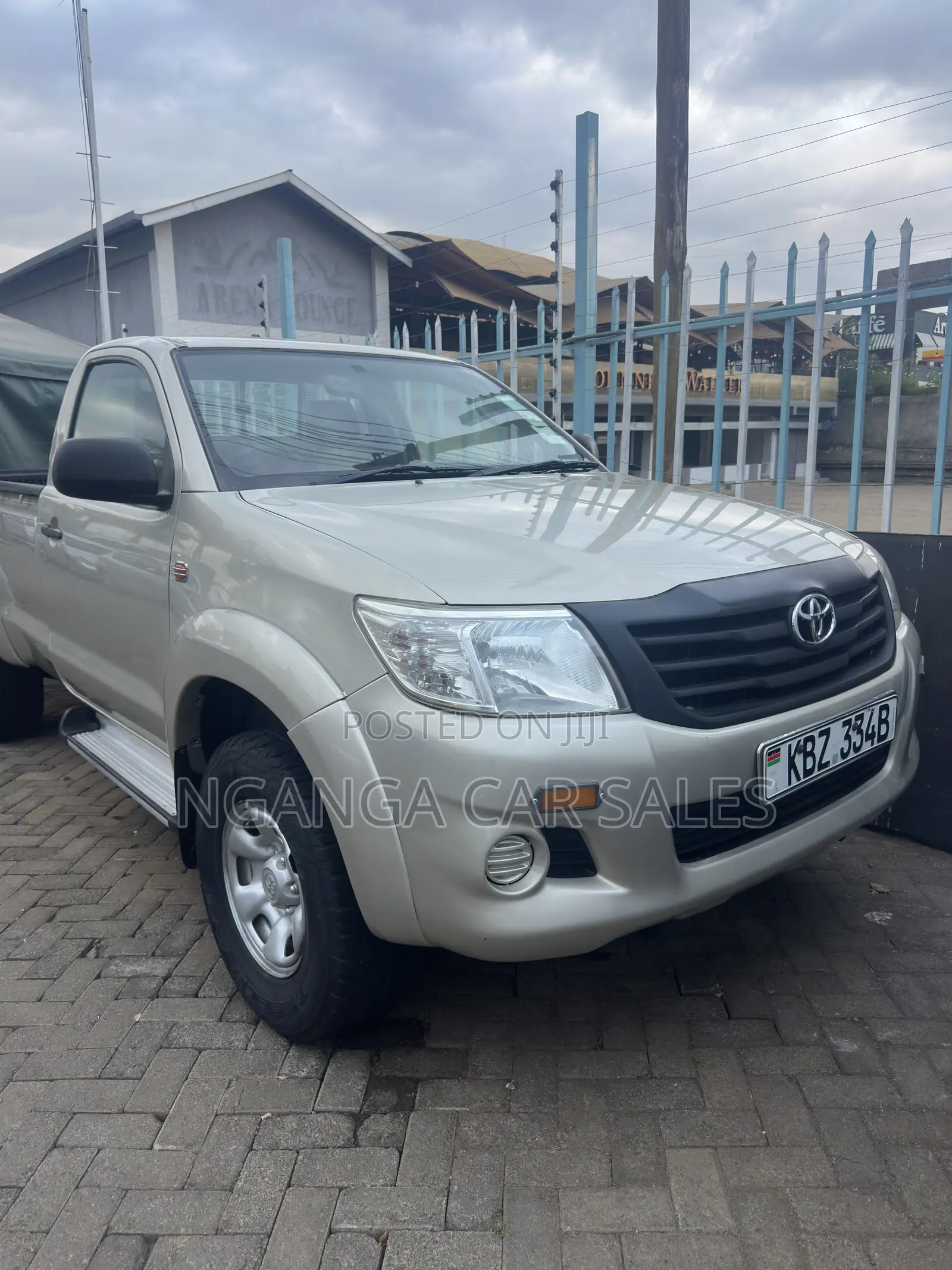 Toyota Hilux 2013 Gold
